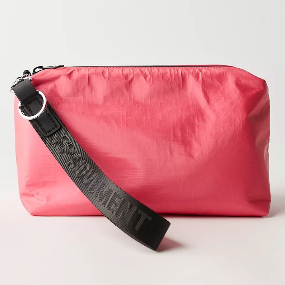 FP Movement Total Access Pouch/Hibiscus